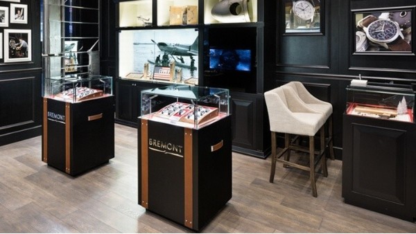 如何使用亞克力展示架，可以讓它保持一直通透和增加壽命呢？